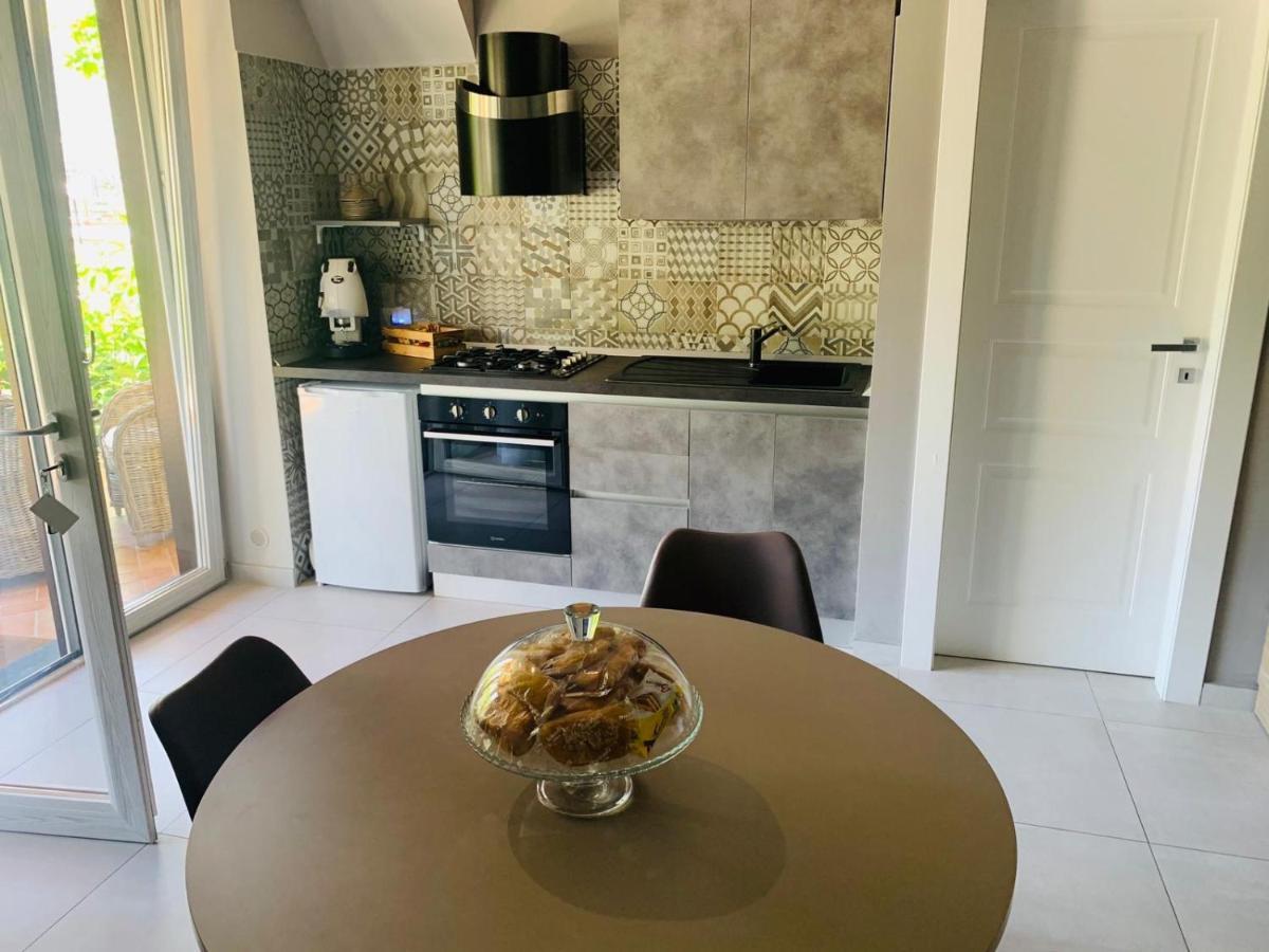 Villa Lucia Кастеламаре ди Стабия Екстериор снимка