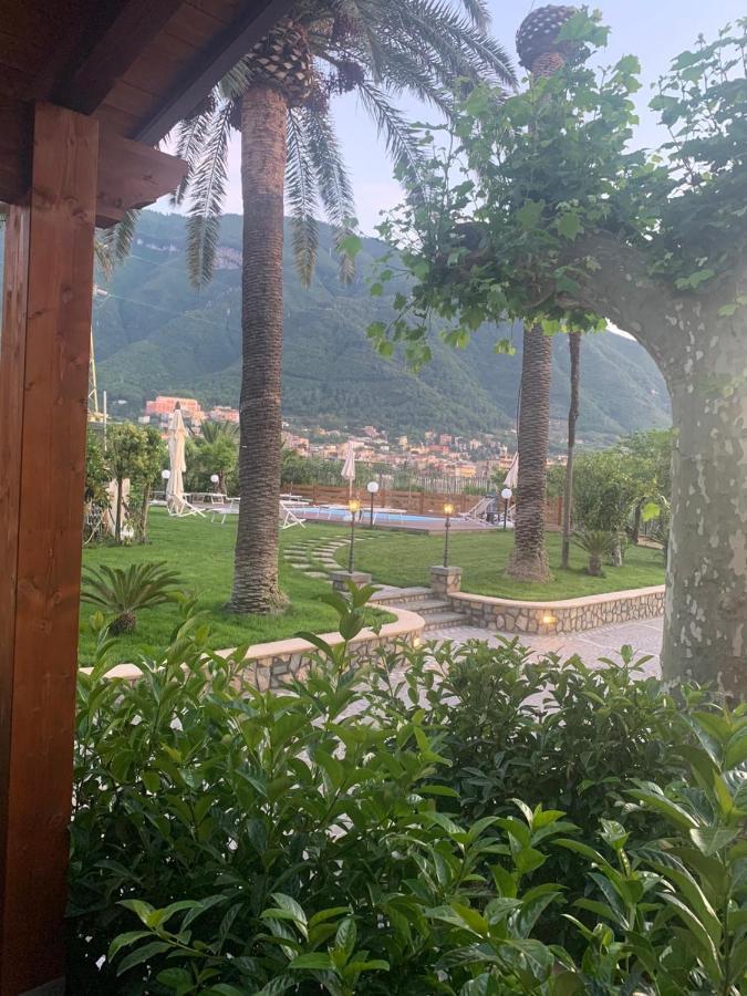 Villa Lucia Кастеламаре ди Стабия Екстериор снимка