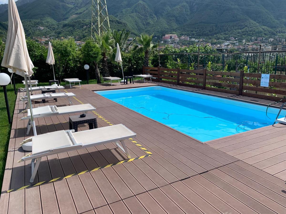 Villa Lucia Кастеламаре ди Стабия Екстериор снимка